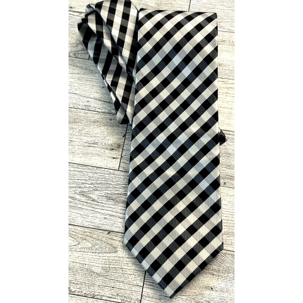 DONALD J. TRUMP Signature Collection Men's 100% Silk Tie Black & White Checkered